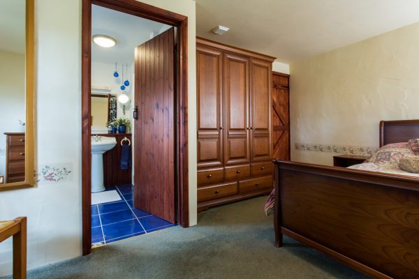 Swallows Barn, Resparva, Summercourt TR8 5BE