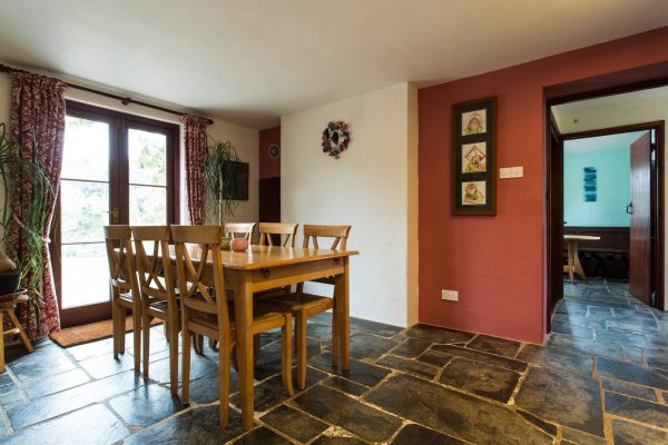 Swallows Barn, Resparva, Summercourt TR8 5BE